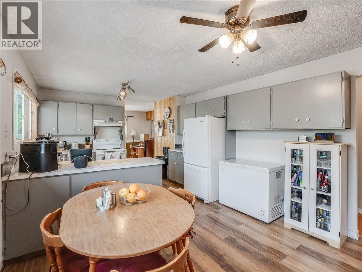 609 201St Avenue, Castlegar, BC - Indoor