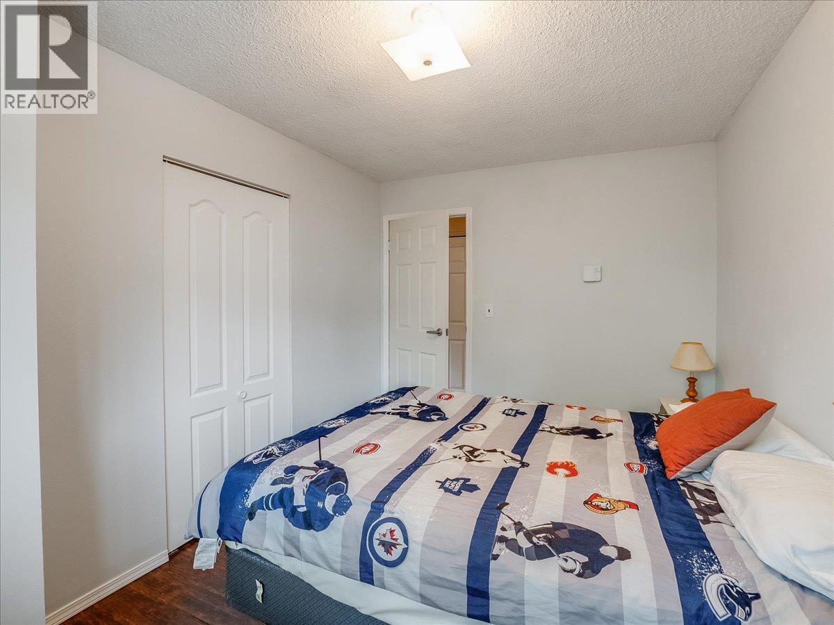 609 201St Avenue, Castlegar, BC - Indoor Photo Showing Bedroom