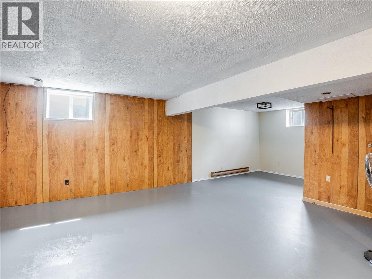 609 201St Avenue, Castlegar, BC - Indoor Photo Showing Basement