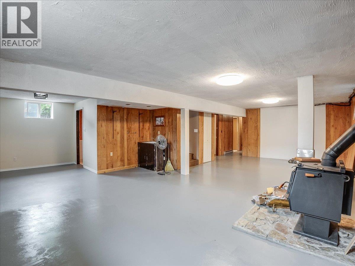 609 201St Avenue, Castlegar, BC - Indoor