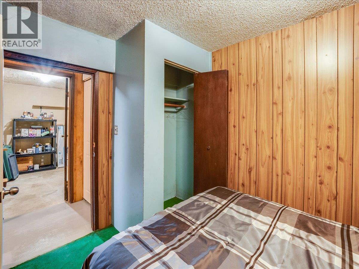 609 201St Avenue, Castlegar, BC - Indoor Photo Showing Bedroom