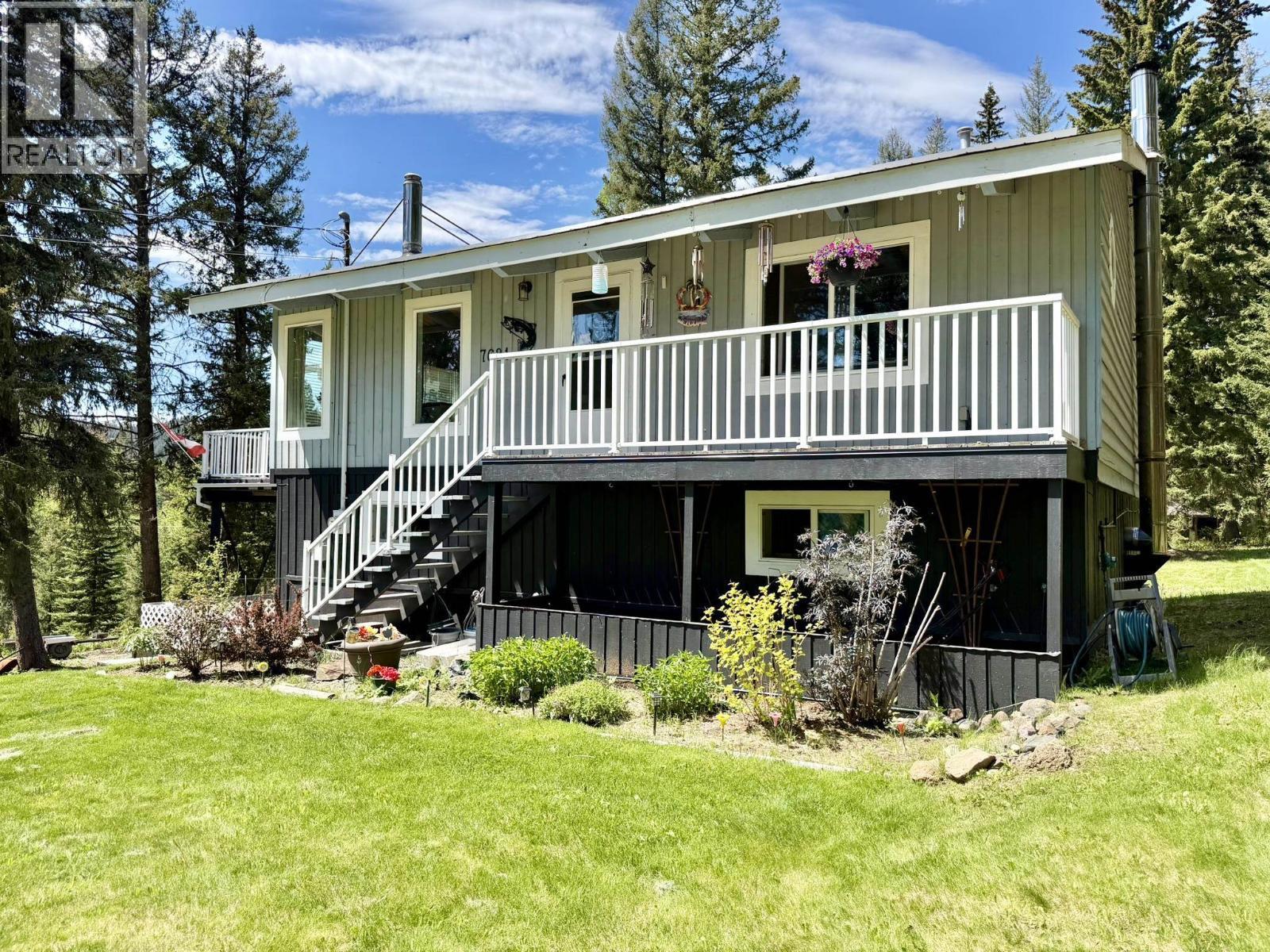 7621 Pettyjohn Road, Deka Lake / Sulphurous / Hathaway Lakes, BC - Outdoor With Deck Patio Veranda