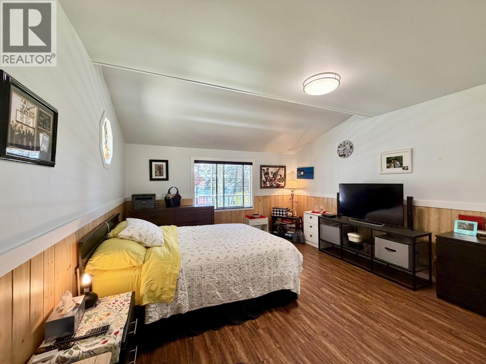 7621 Pettyjohn Road, Deka Lake / Sulphurous / Hathaway Lakes, BC - Indoor Photo Showing Bedroom