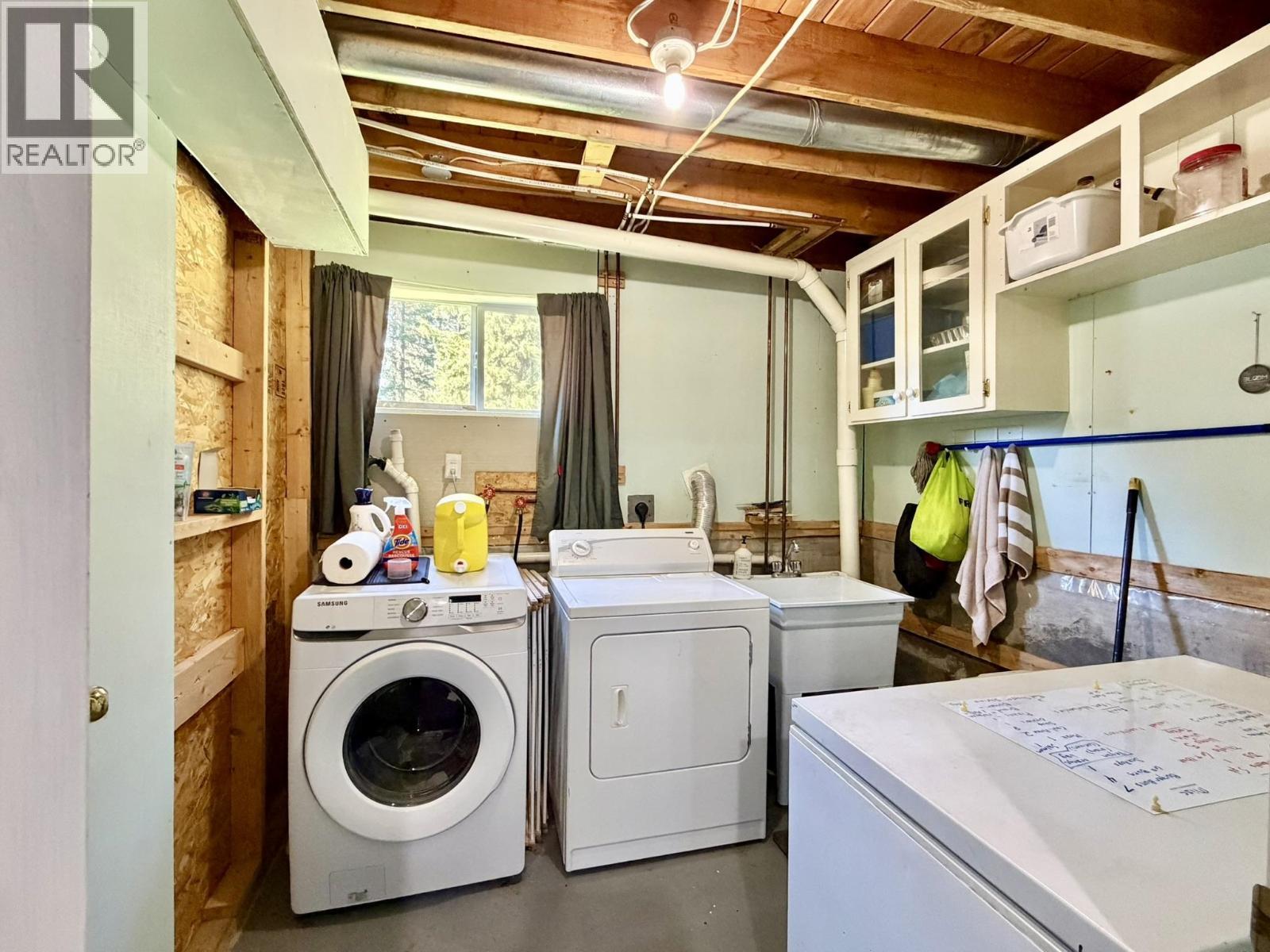 7621 Pettyjohn Road, Deka Lake / Sulphurous / Hathaway Lakes, BC - Indoor Photo Showing Laundry Room