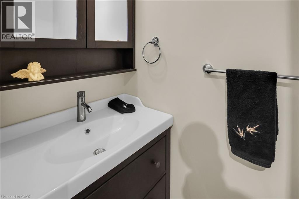 Main Floor Powder Room - 4432 Dennis Avenue, Beamsville, ON - Indoor Photo Showing Bathroom