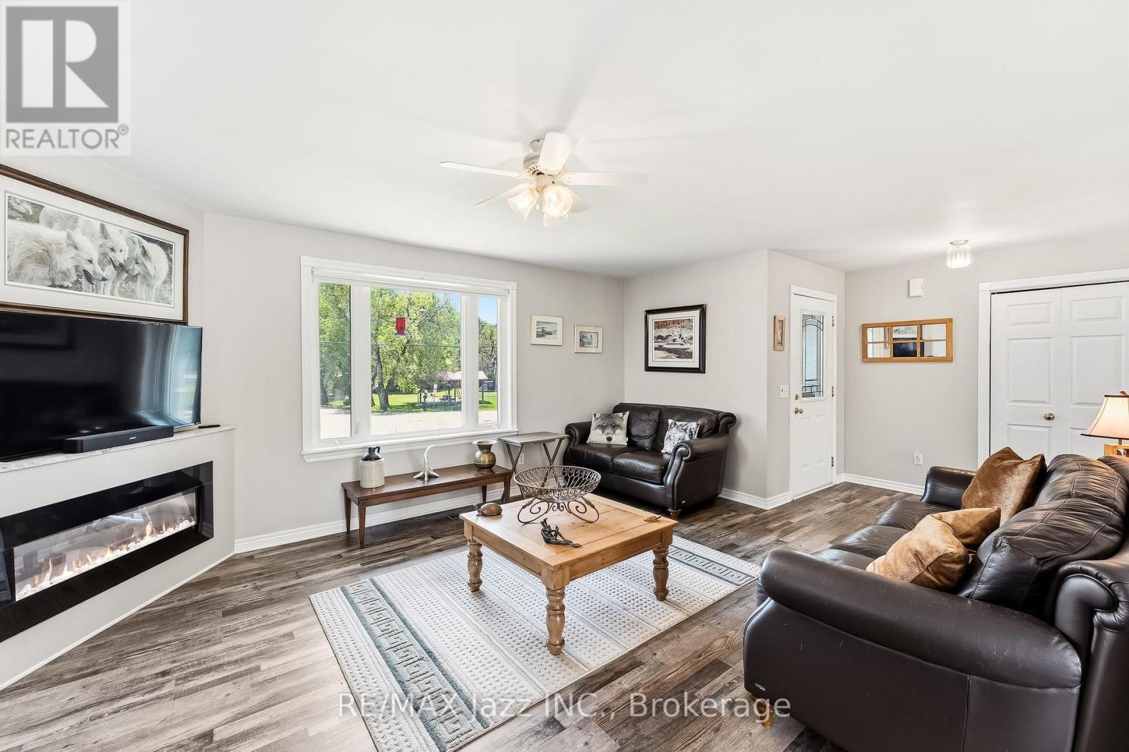 5492 Hwy 620, Wollaston, ON - Indoor Photo Showing Living Room With Fireplace