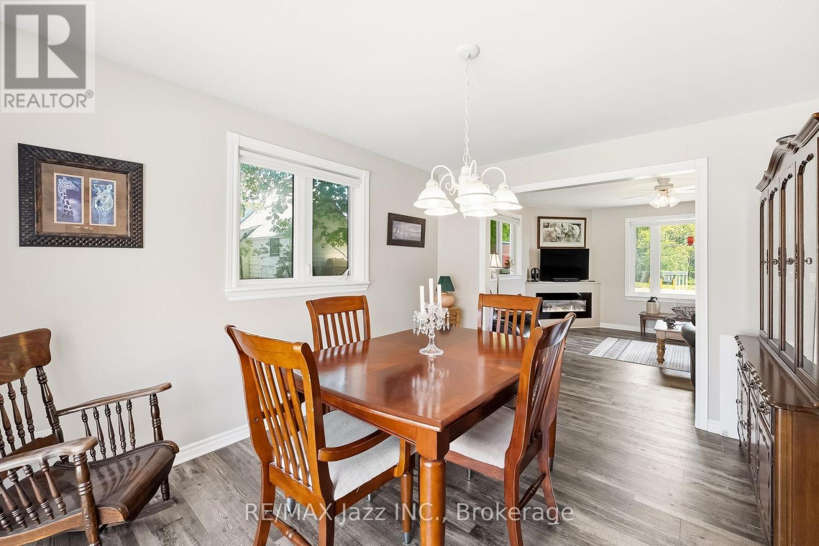 5492 Hwy 620, Wollaston, ON - Indoor Photo Showing Dining Room