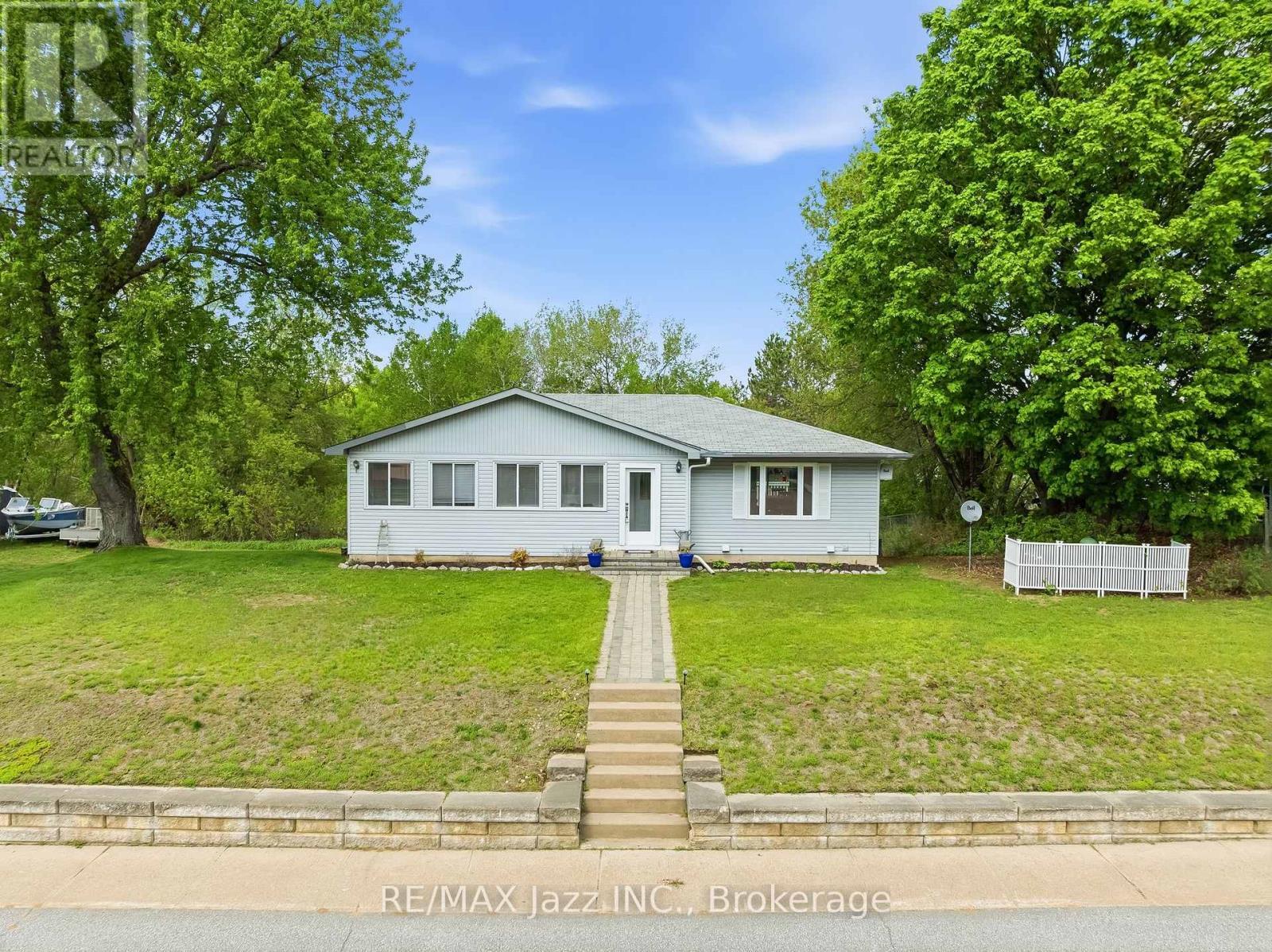5492 Hwy 620, Wollaston, ON -