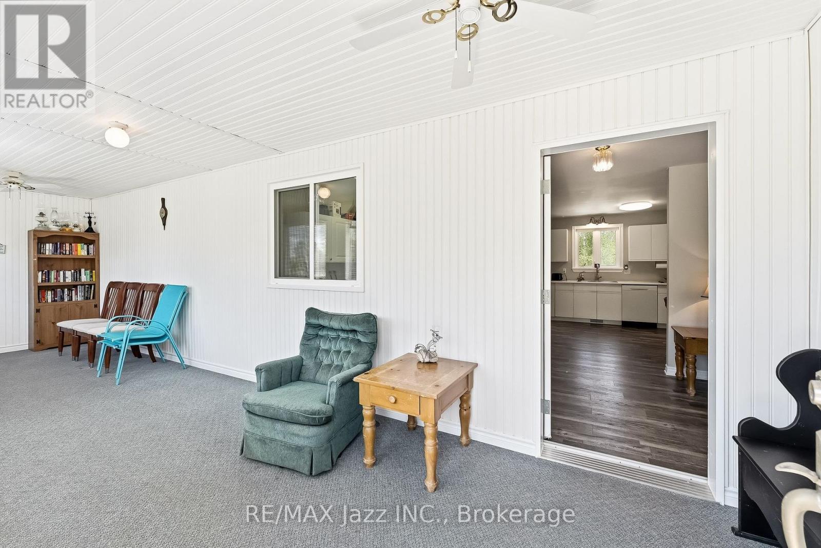 5492 Hwy 620, Wollaston, ON - Indoor