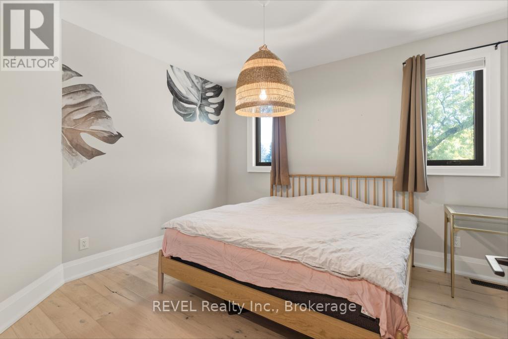 6206 Lucia Drive, Niagara Falls (Stamford), ON - Indoor Photo Showing Bedroom