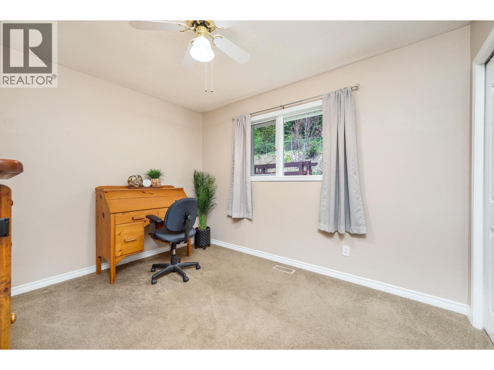 6960 Brewer Road, Coldstream, BC - Indoor