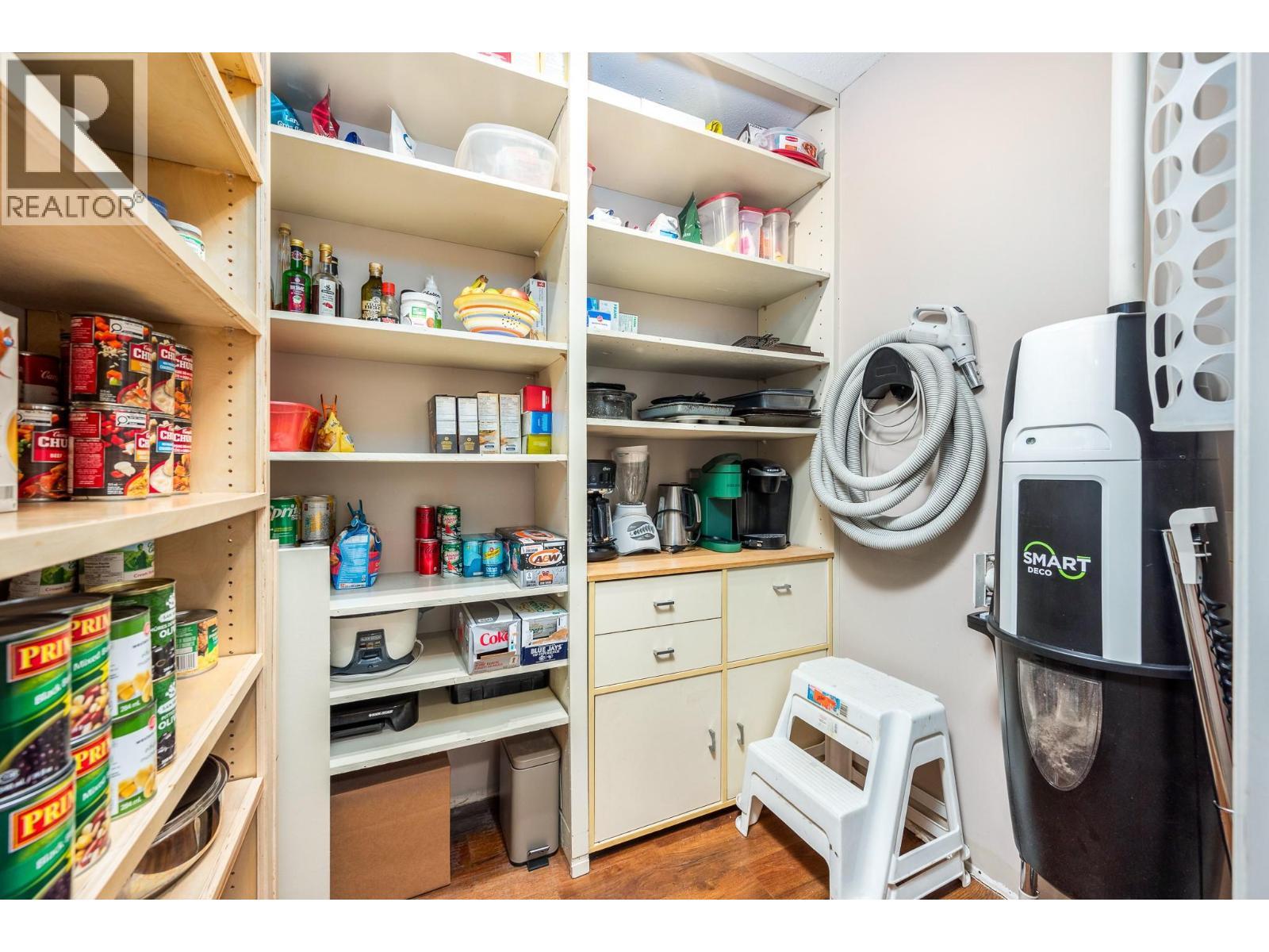 6960 Brewer Road, Coldstream, BC - Indoor Photo Showing Other Room