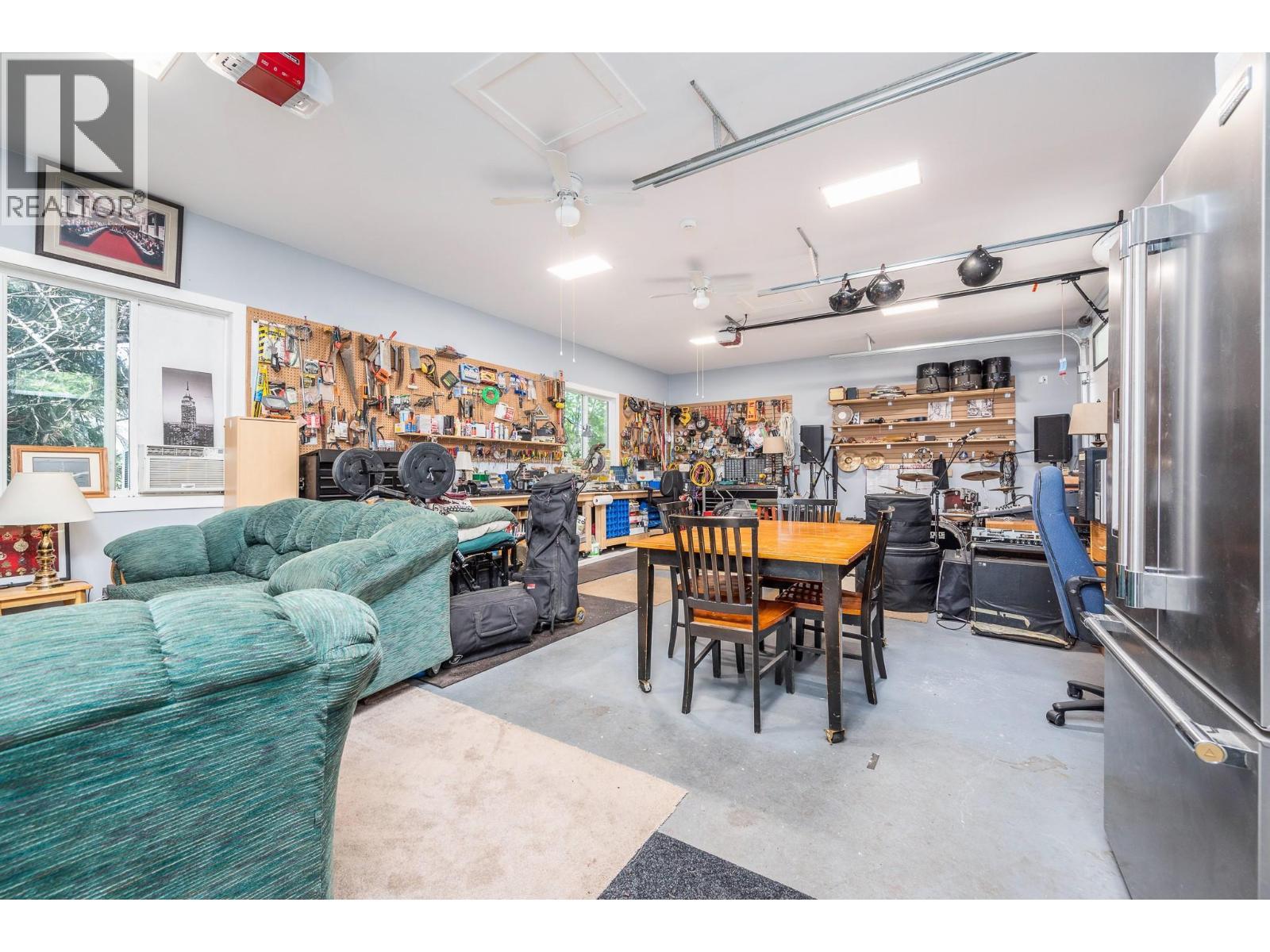 6960 Brewer Road, Coldstream, BC - Indoor