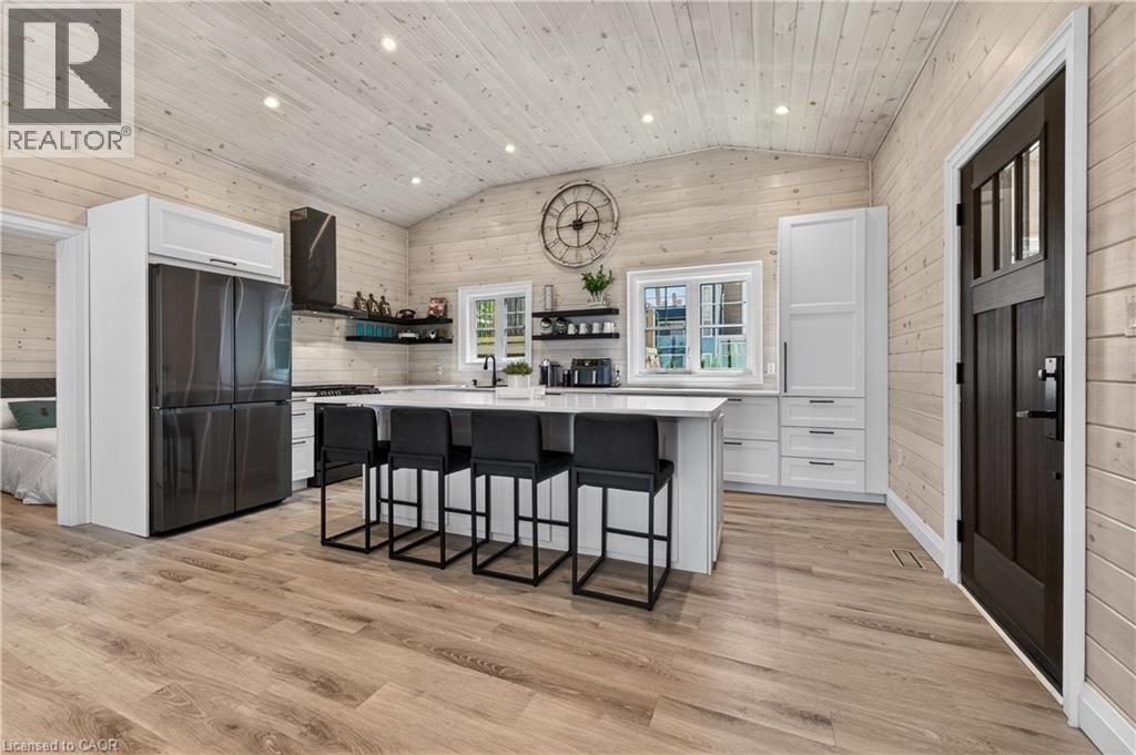 71865 Sunview Avenue, Dashwood, ON - Indoor Photo Showing Kitchen With Upgraded Kitchen