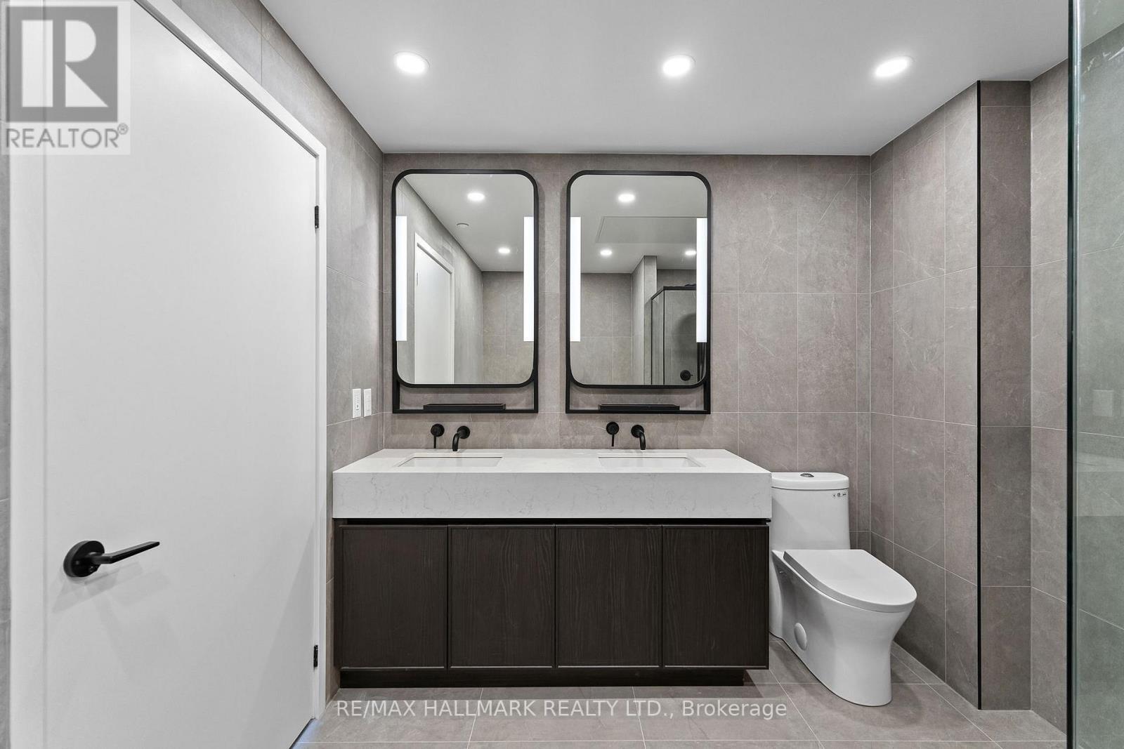 1113 - 1050 Eastern Avenue, Toronto, ON - Indoor Photo Showing Bathroom