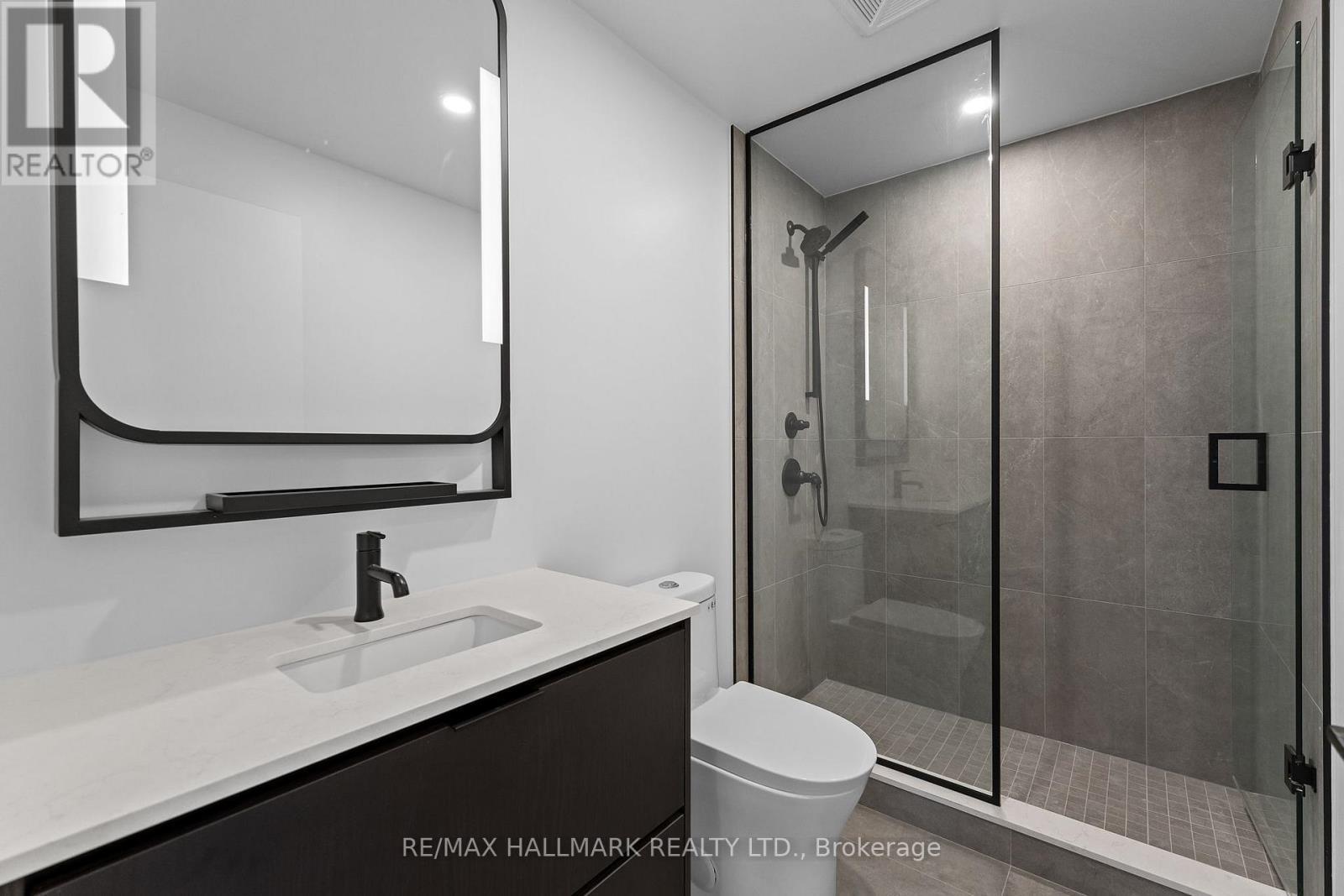1113 - 1050 Eastern Avenue, Toronto, ON - Indoor Photo Showing Bathroom