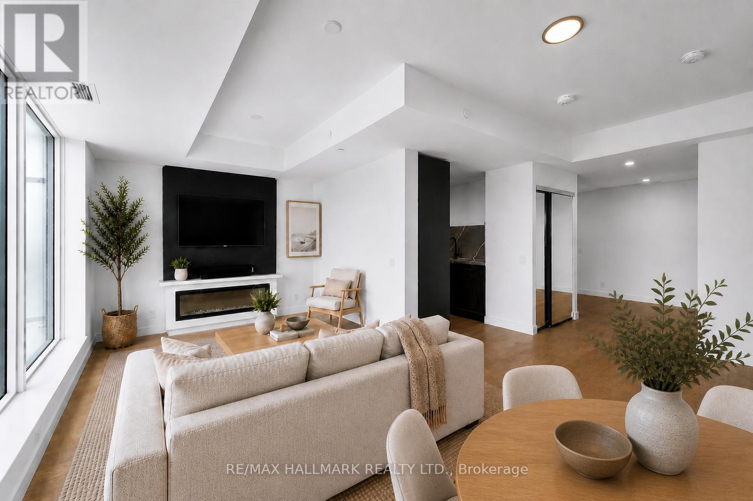 1113 - 1050 Eastern Avenue, Toronto, ON - Indoor