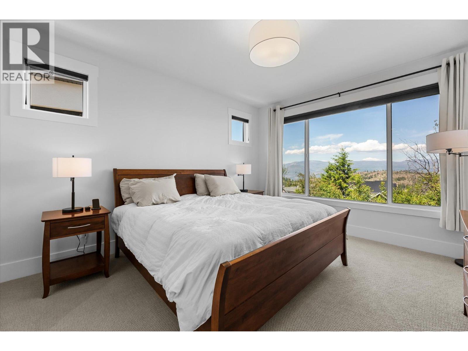 185 Diamond Way, Vernon, BC - Indoor Photo Showing Bedroom