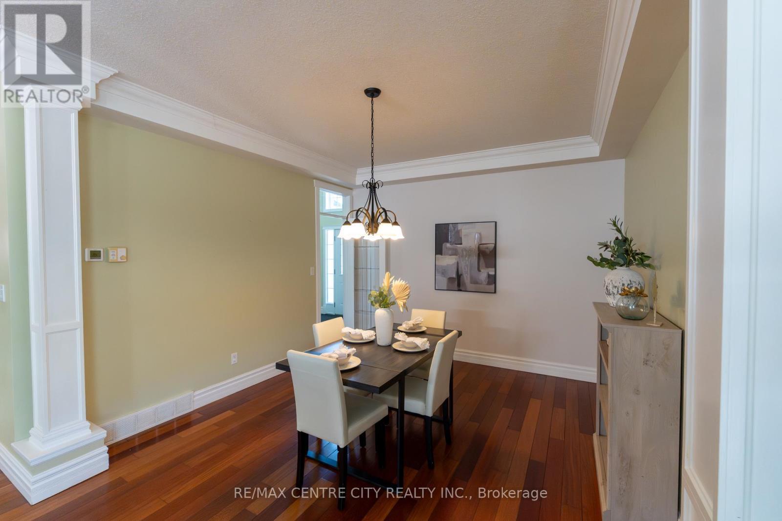 19 Hamilton Street, North Middlesex (Ailsa Craig), ON - Indoor Photo Showing Dining Room