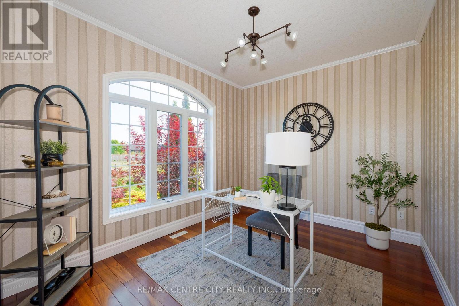 19 Hamilton Street, North Middlesex (Ailsa Craig), ON - Indoor