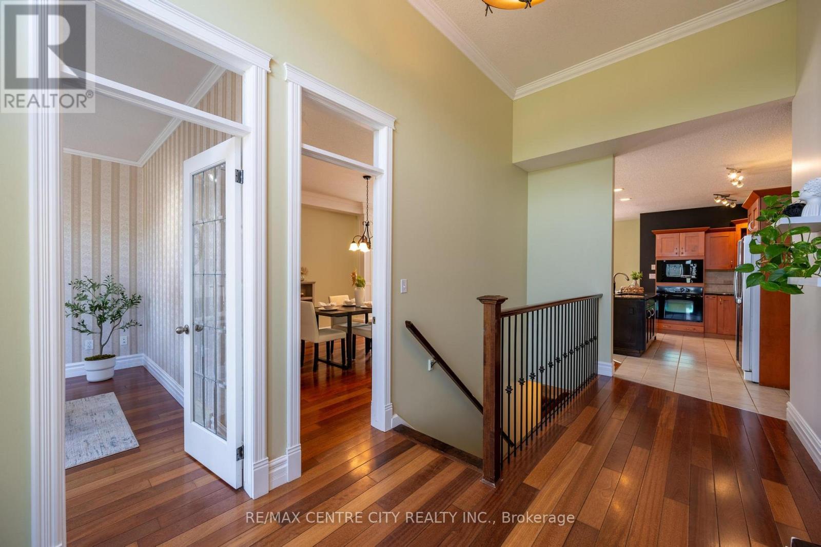 19 Hamilton Street, North Middlesex (Ailsa Craig), ON - Indoor Photo Showing Other Room