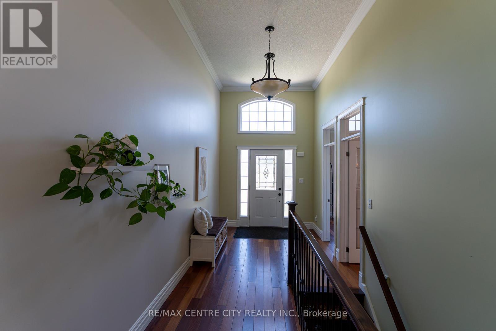 19 Hamilton Street, North Middlesex (Ailsa Craig), ON - Indoor Photo Showing Other Room