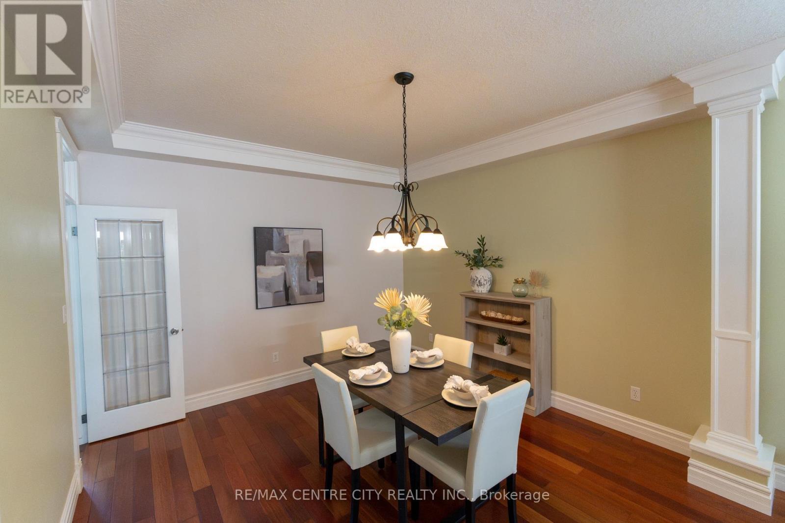 19 Hamilton Street, North Middlesex (Ailsa Craig), ON - Indoor Photo Showing Dining Room