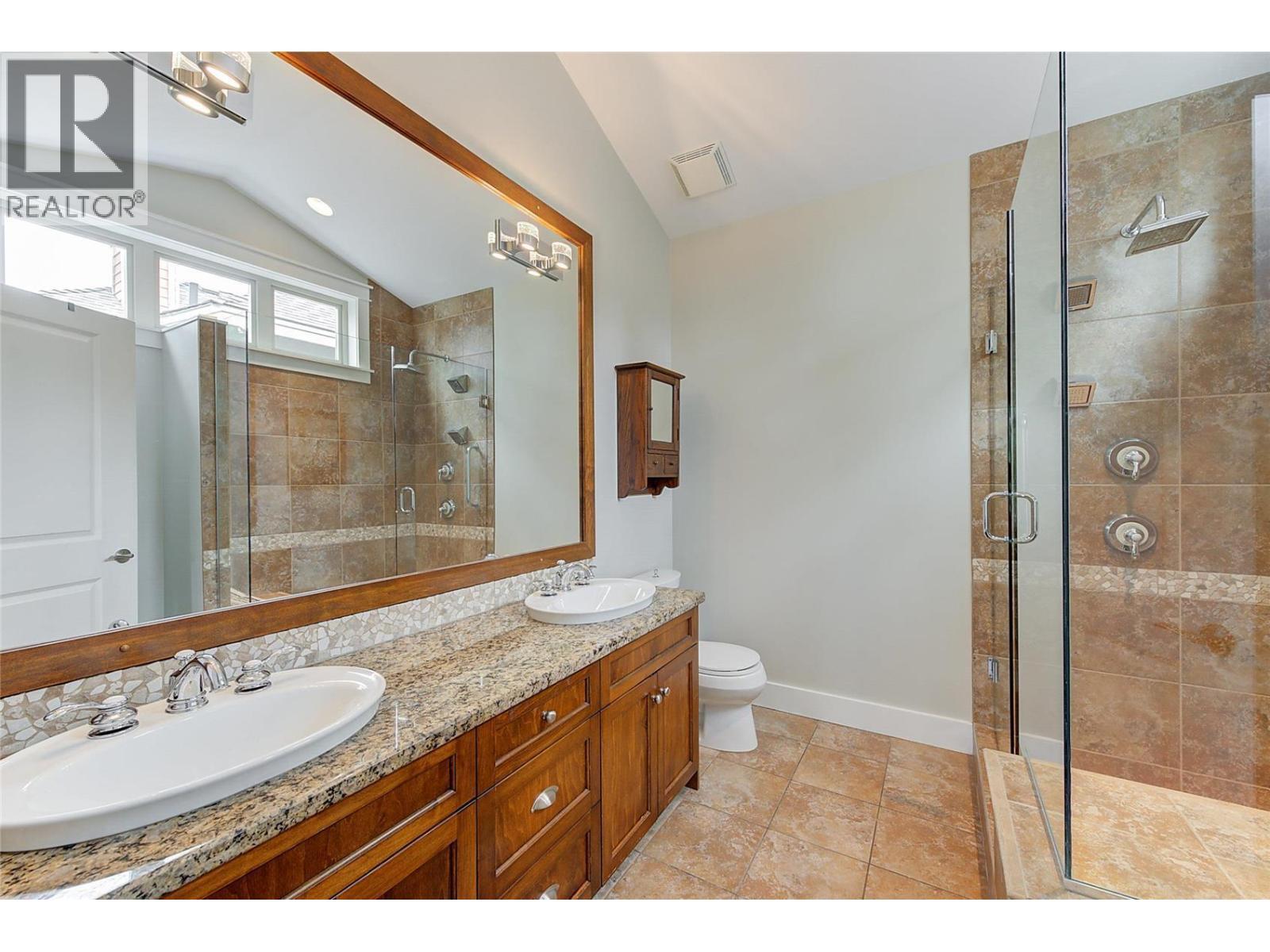 210 Dormie Place, Vernon, BC - Indoor Photo Showing Bathroom