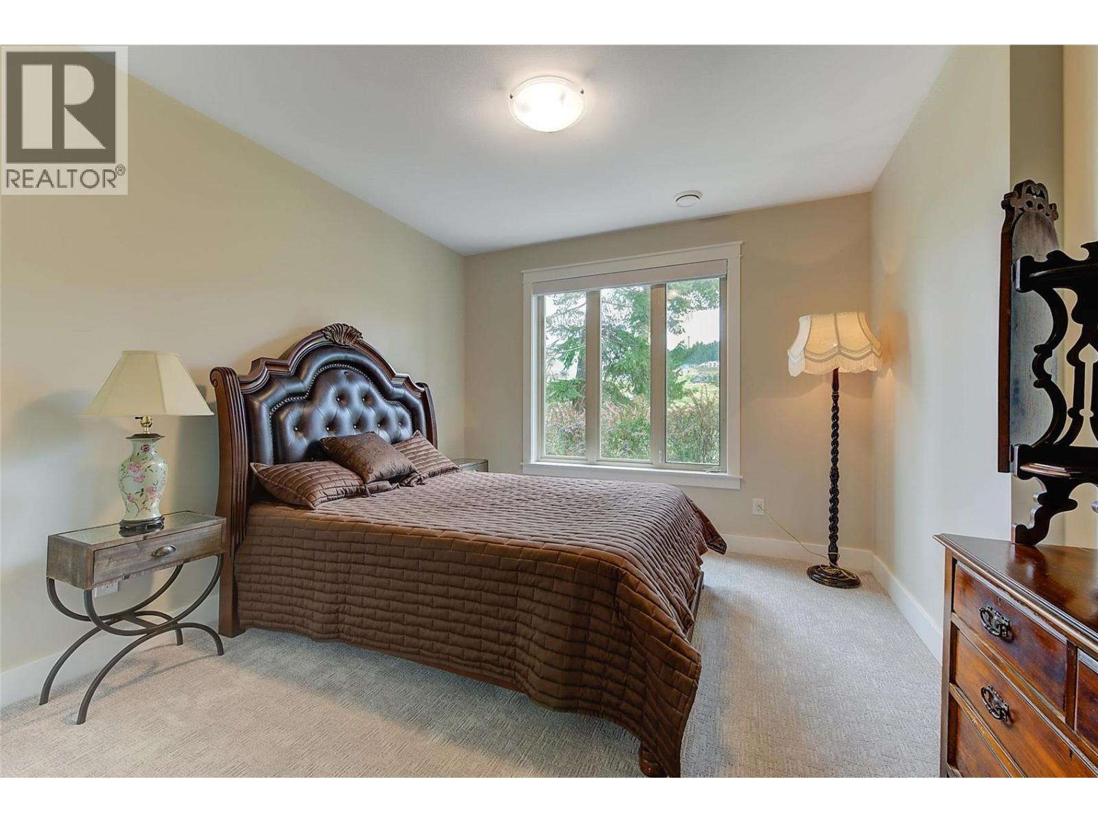 210 Dormie Place, Vernon, BC - Indoor Photo Showing Bedroom