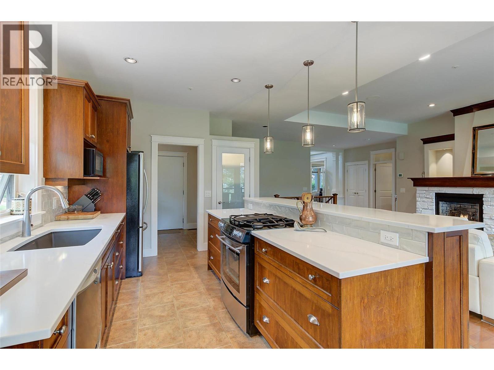 210 Dormie Place, Vernon, BC - Indoor Photo Showing Kitchen With Upgraded Kitchen