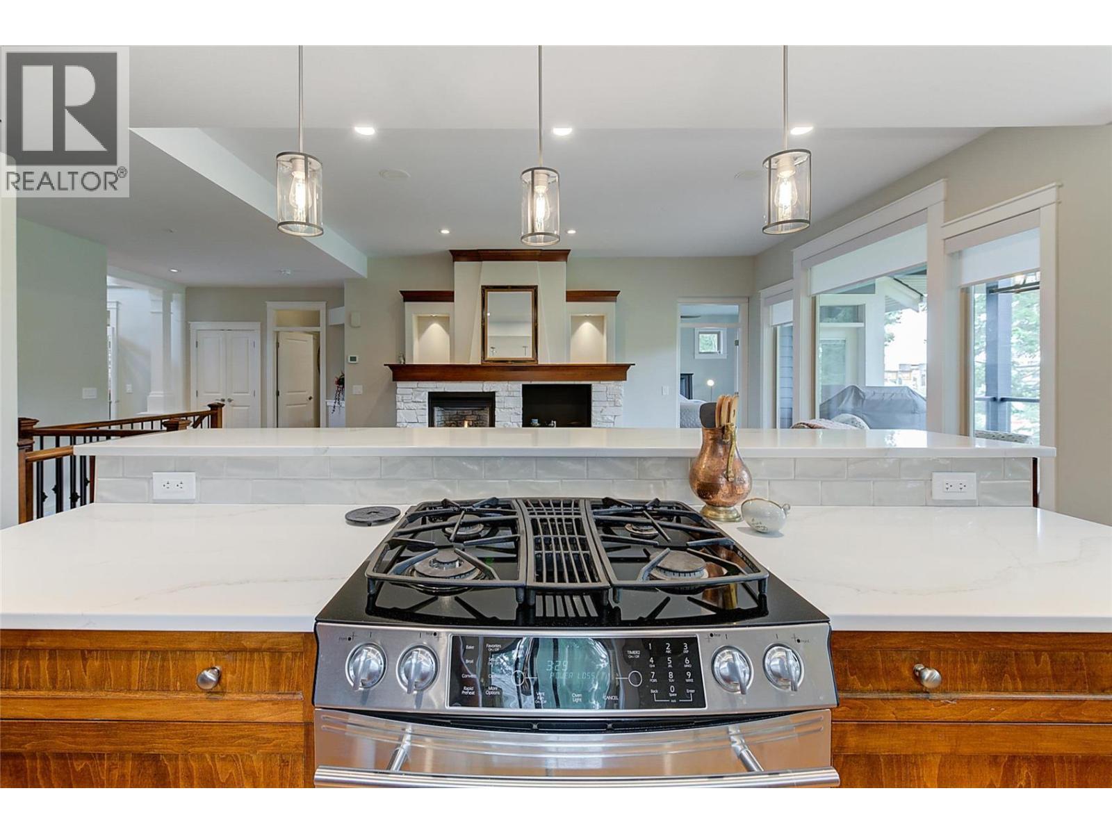 210 Dormie Place, Vernon, BC - Indoor Photo Showing Kitchen