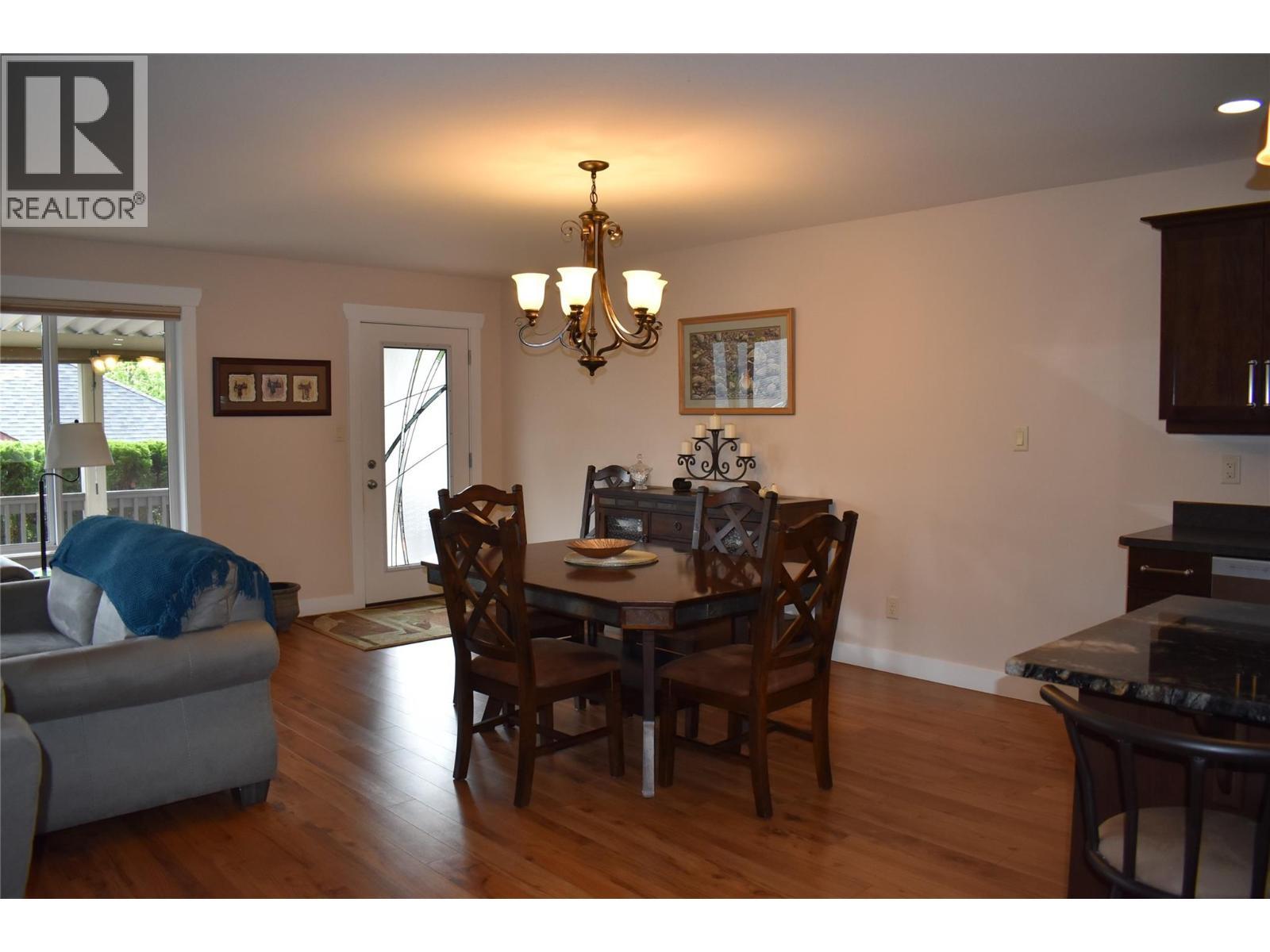 4400 Mclean Creek Road Unit# 207, Okanagan Falls, BC - Indoor Photo Showing Dining Room