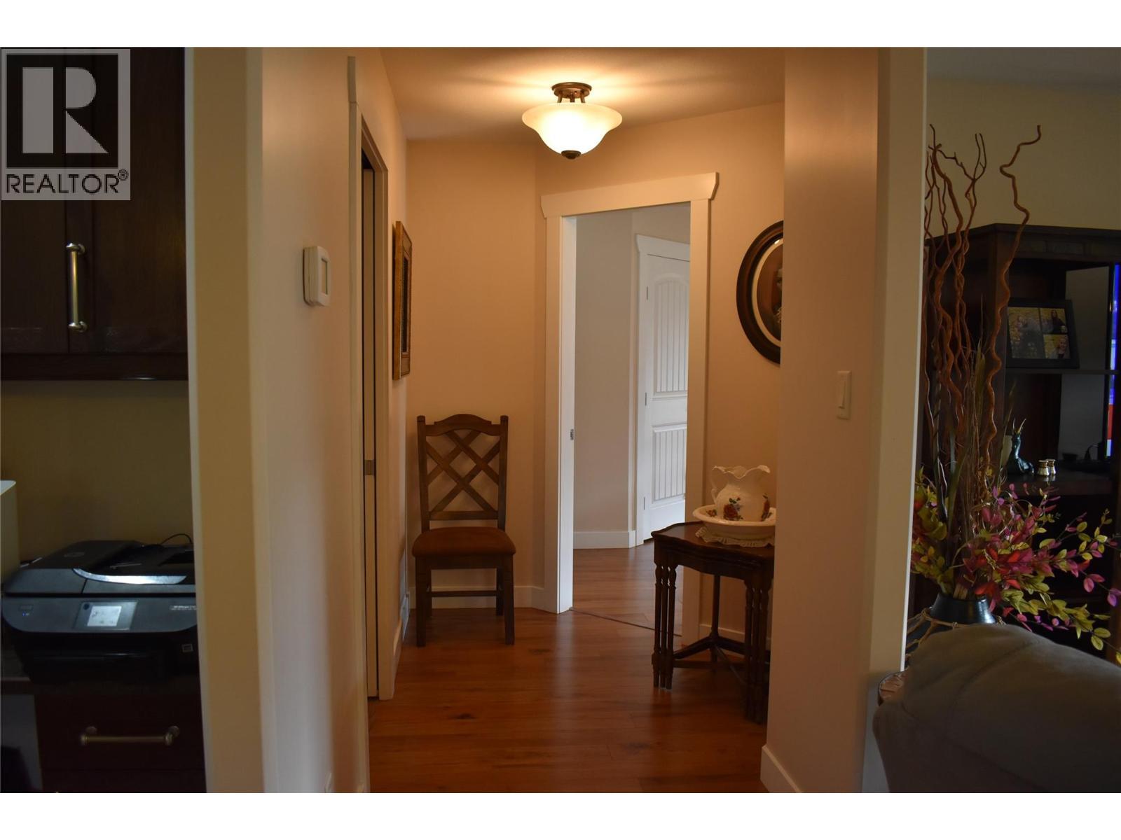 4400 Mclean Creek Road Unit# 207, Okanagan Falls, BC - Indoor Photo Showing Other Room