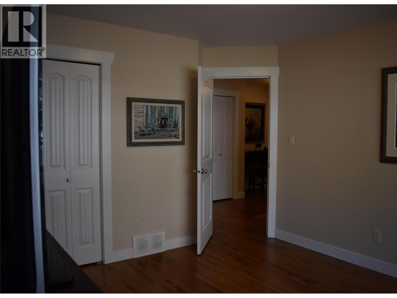 4400 Mclean Creek Road Unit# 207, Okanagan Falls, BC - Indoor Photo Showing Other Room
