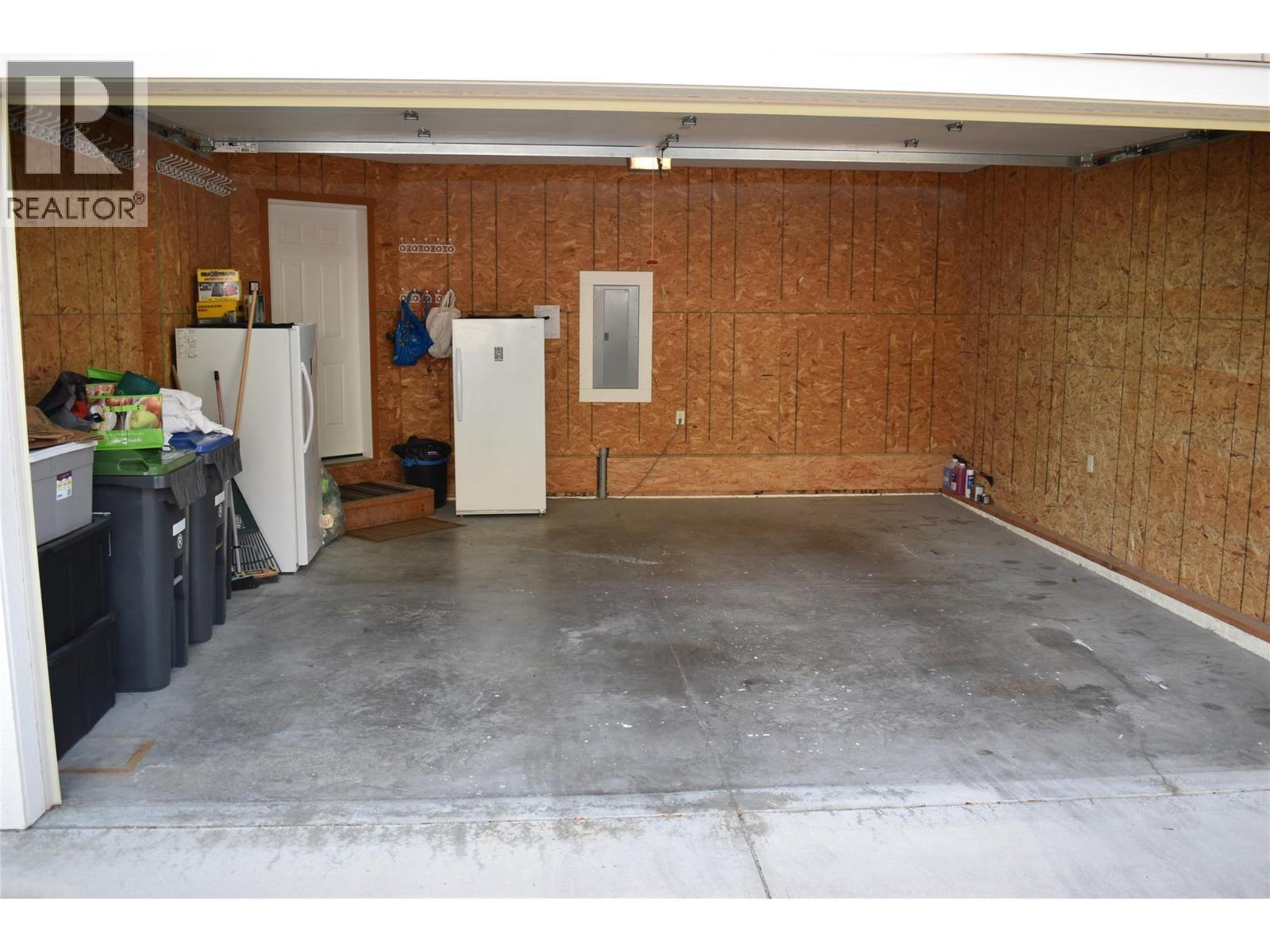 4400 Mclean Creek Road Unit# 207, Okanagan Falls, BC - Indoor Photo Showing Other Room