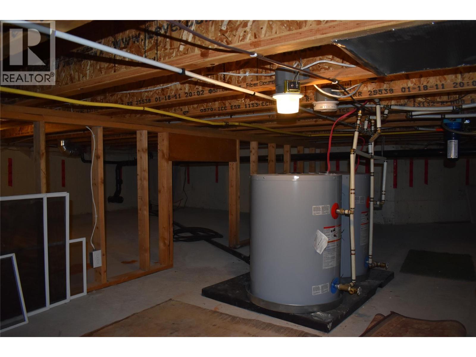4400 Mclean Creek Road Unit# 207, Okanagan Falls, BC - Indoor Photo Showing Basement