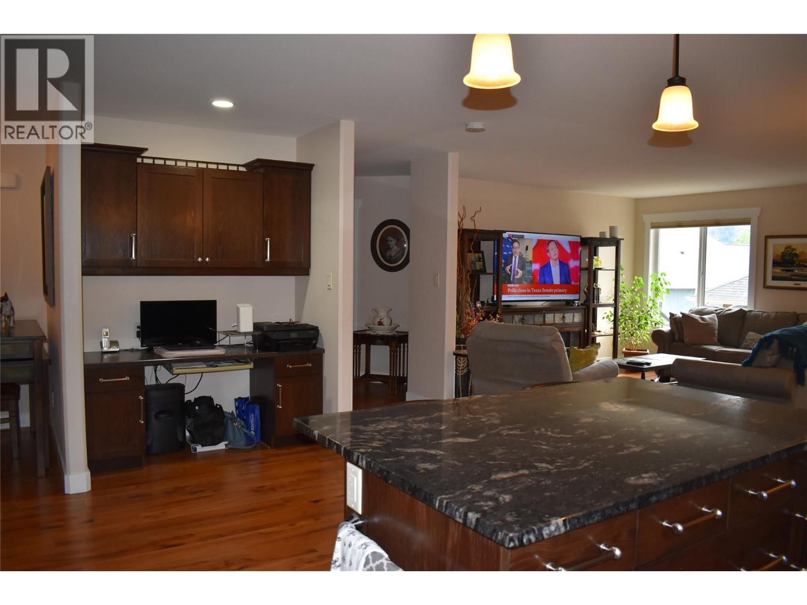 4400 Mclean Creek Road Unit# 207, Okanagan Falls, BC - Indoor