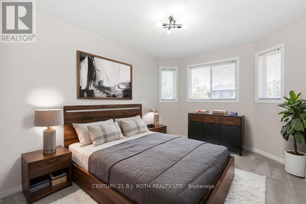 153 Livingstone Street W, Barrie, ON - Indoor Photo Showing Bedroom