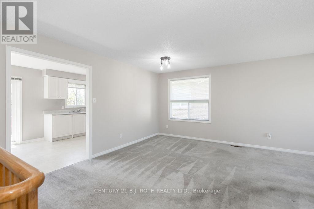 153 Livingstone Street W, Barrie, ON - Indoor Photo Showing Other Room
