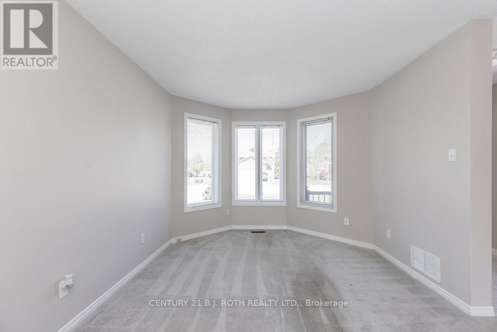 153 Livingstone Street W, Barrie, ON - Indoor Photo Showing Other Room