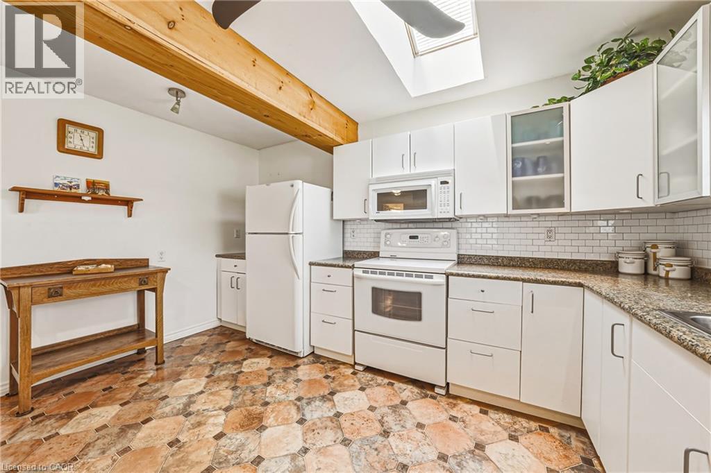 52 Wilcox Drive, Peacock Point, ON - Indoor Photo Showing Kitchen