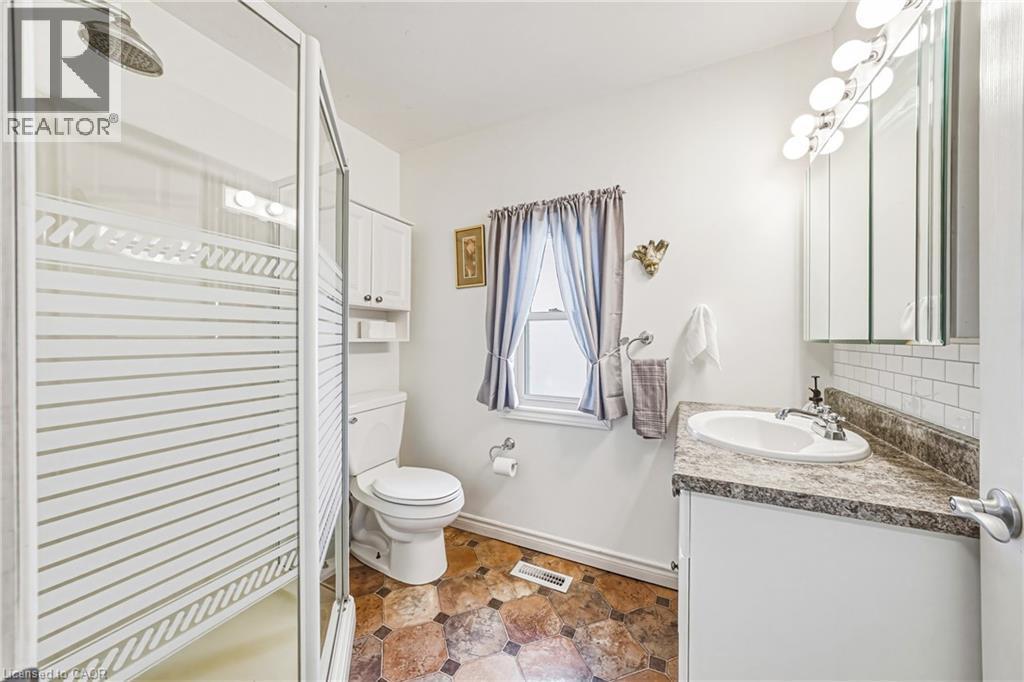 52 Wilcox Drive, Peacock Point, ON - Indoor Photo Showing Bathroom