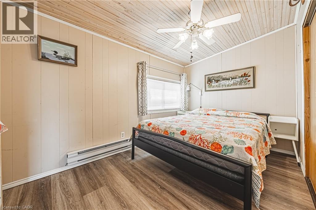 52 Wilcox Drive, Peacock Point, ON - Indoor Photo Showing Bedroom