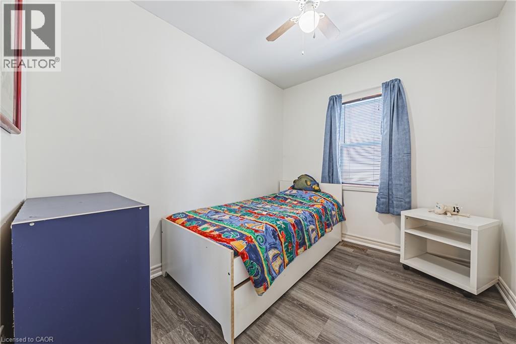 52 Wilcox Drive, Peacock Point, ON - Indoor Photo Showing Bedroom