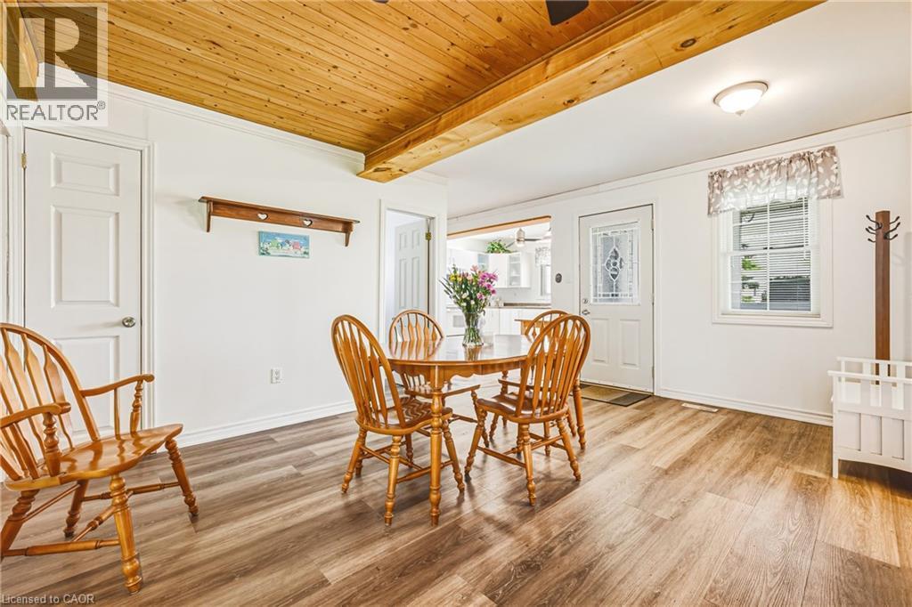 52 Wilcox Drive, Peacock Point, ON - Indoor Photo Showing Dining Room