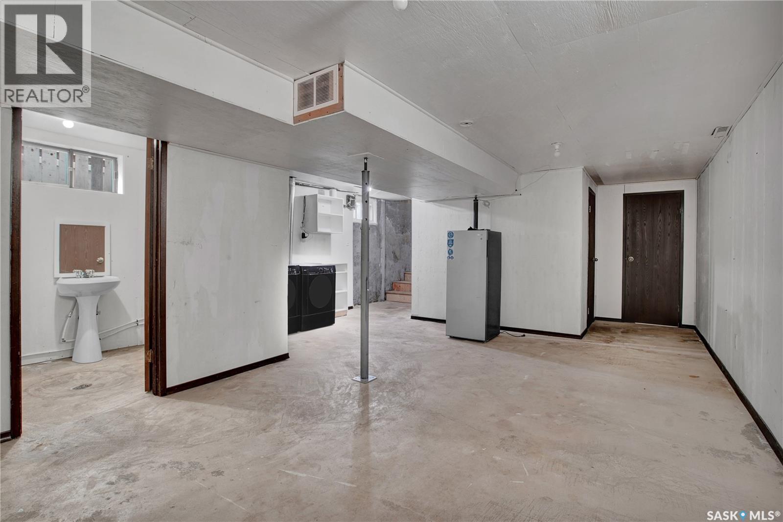 220 N Avenue S, Saskatoon, SK - Indoor Photo Showing Other Room
