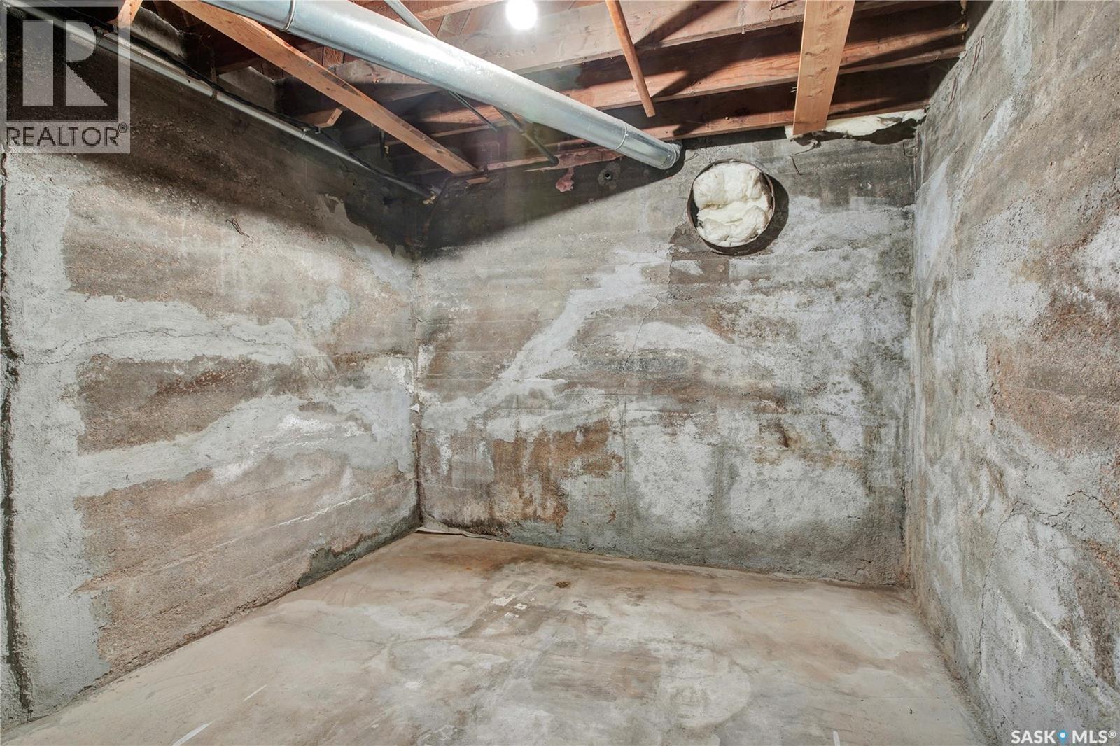 220 N Avenue S, Saskatoon, SK - Indoor Photo Showing Basement
