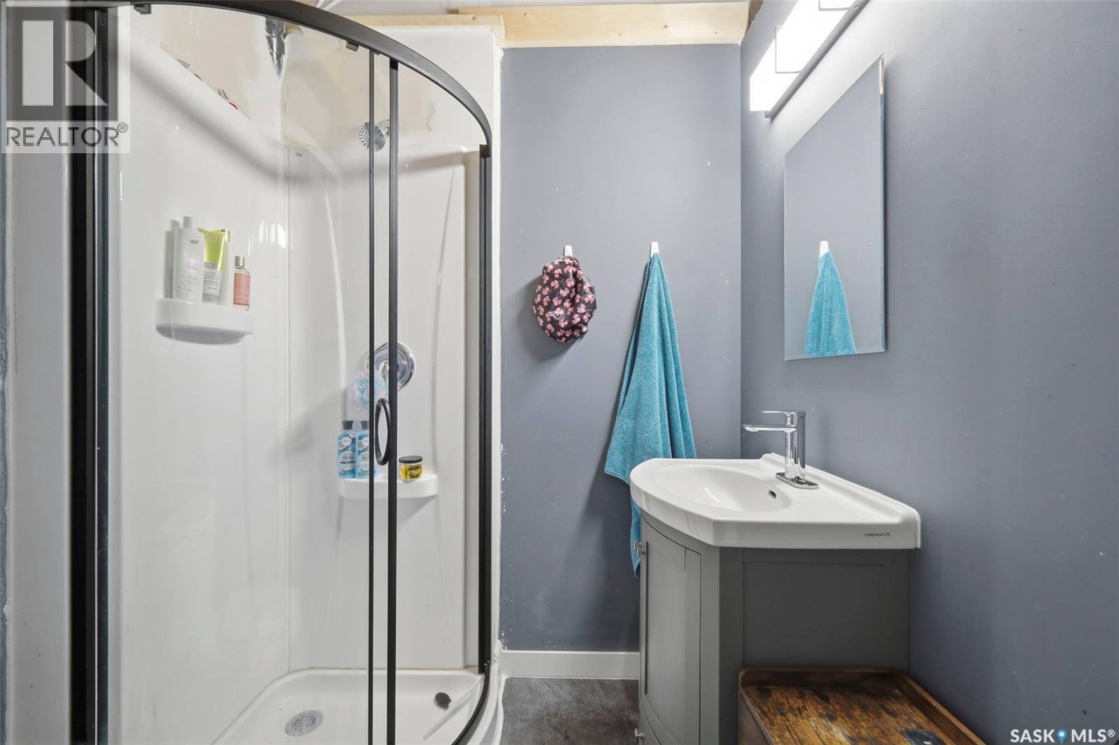 414 Maningas Bend, Saskatoon, SK - Indoor Photo Showing Bathroom