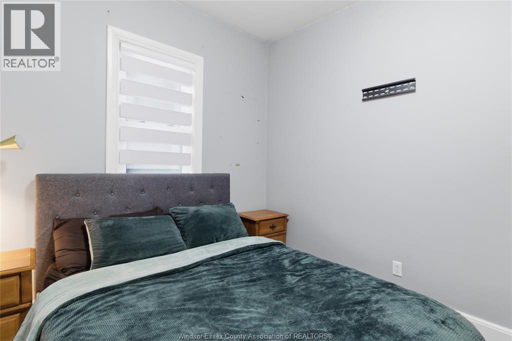 1220 Gladstone, Windsor, ON - Indoor Photo Showing Bedroom