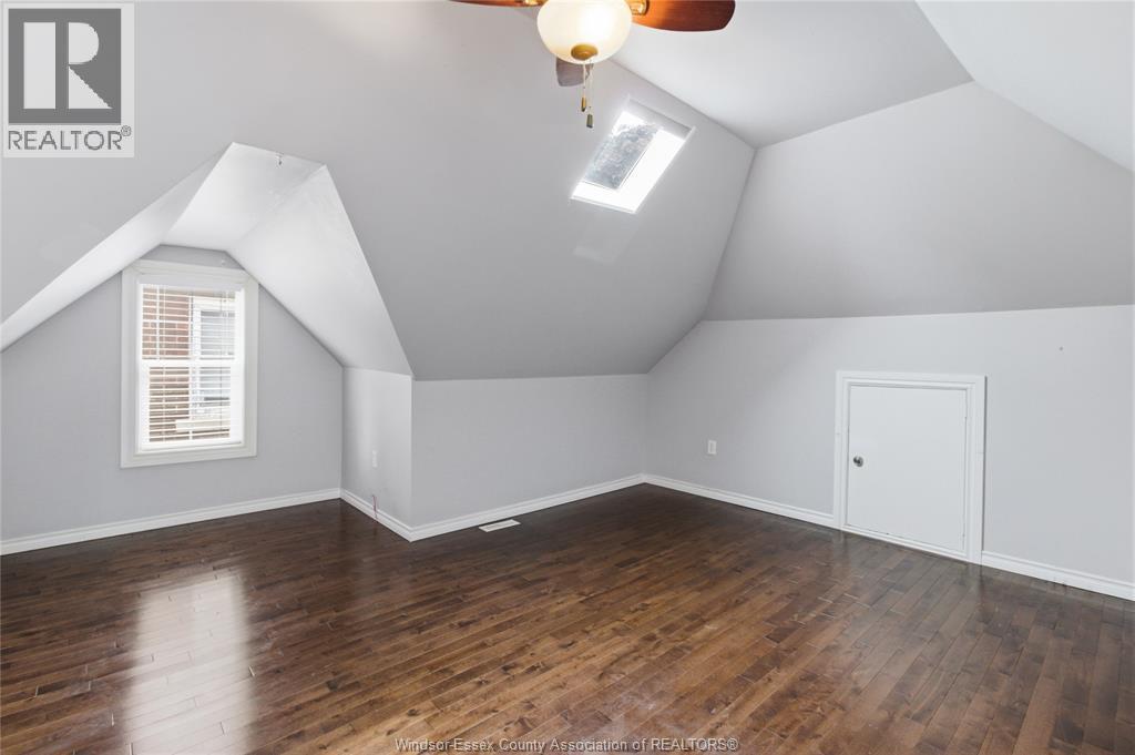 1220 Gladstone, Windsor, ON - Indoor Photo Showing Other Room